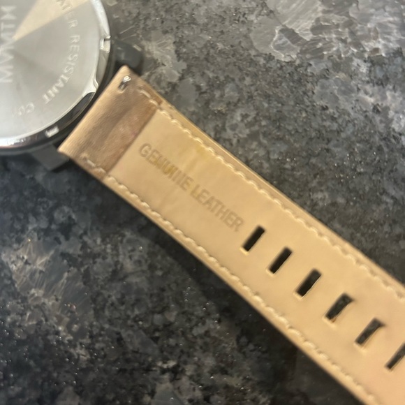 Used Movement MVMT Mens Watch in Tan - Picture 4 of 6